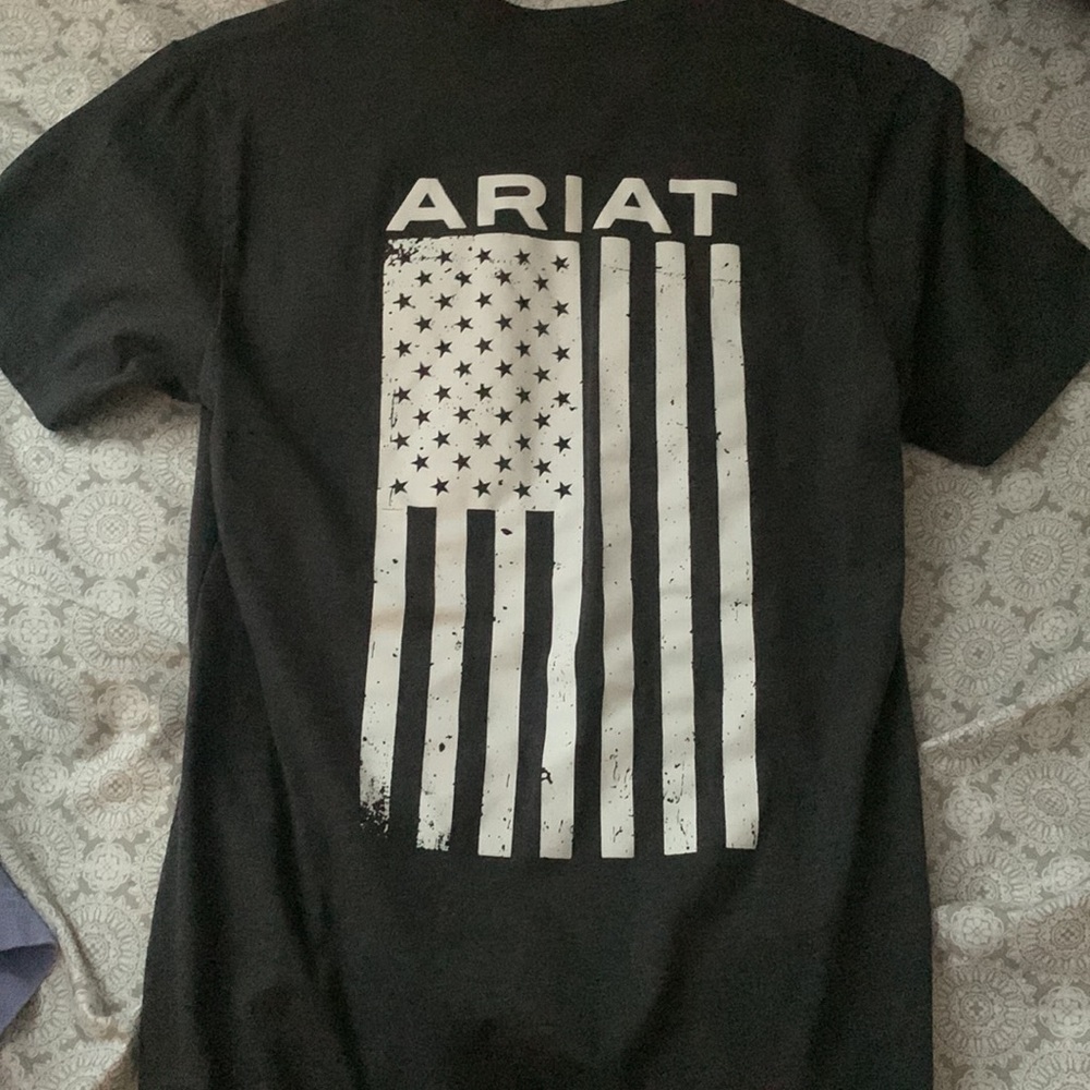 womens or mens ariat shirt small